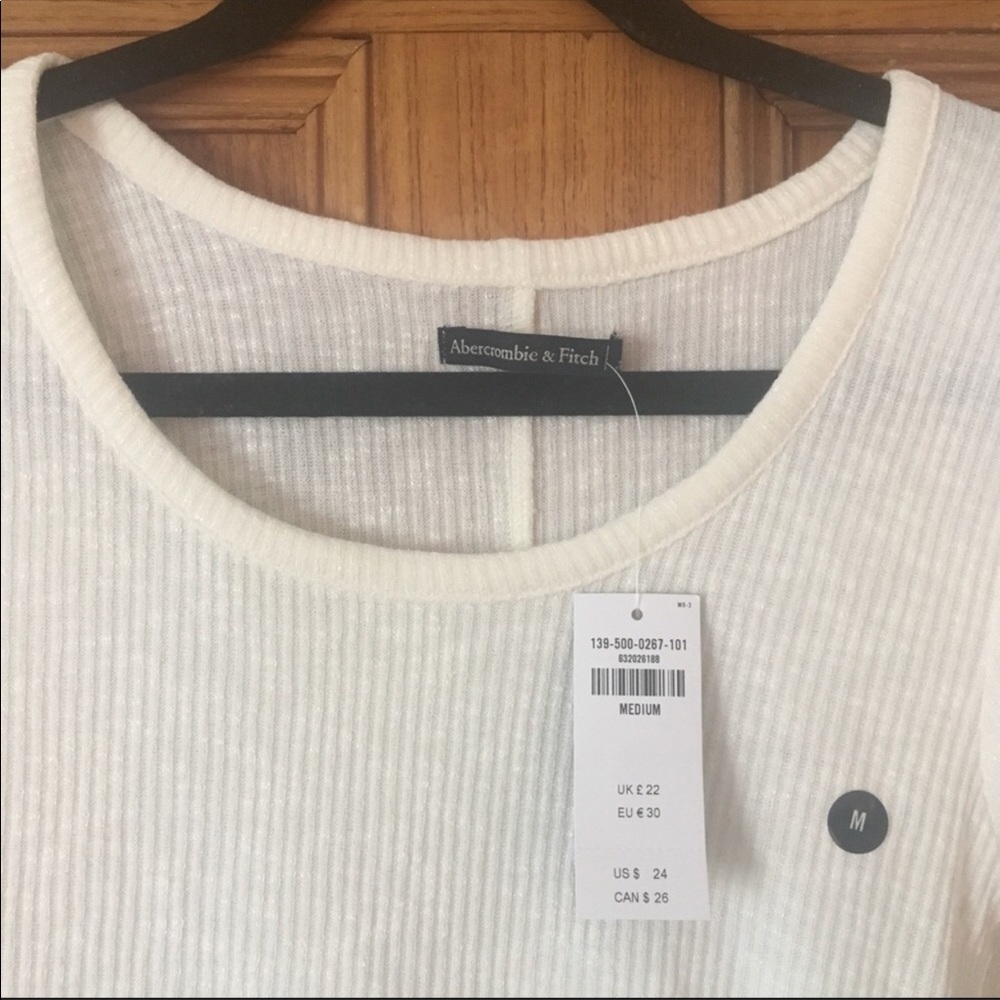 Ivory tee crop top - Picture 2 of 2